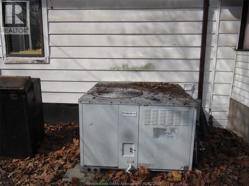 1462 Labadie, Windsor, Ontario  N8Y 4H1 - Photo 11 - 26007492