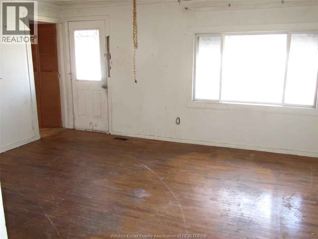 1462 Labadie, Windsor, Ontario  N8Y 4H1 - Photo 5 - 26007492