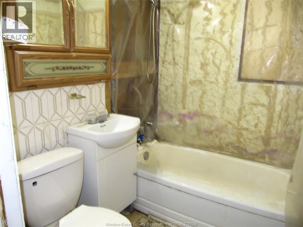 1462 Labadie, Windsor, Ontario  N8Y 4H1 - Photo 9 - 26007492