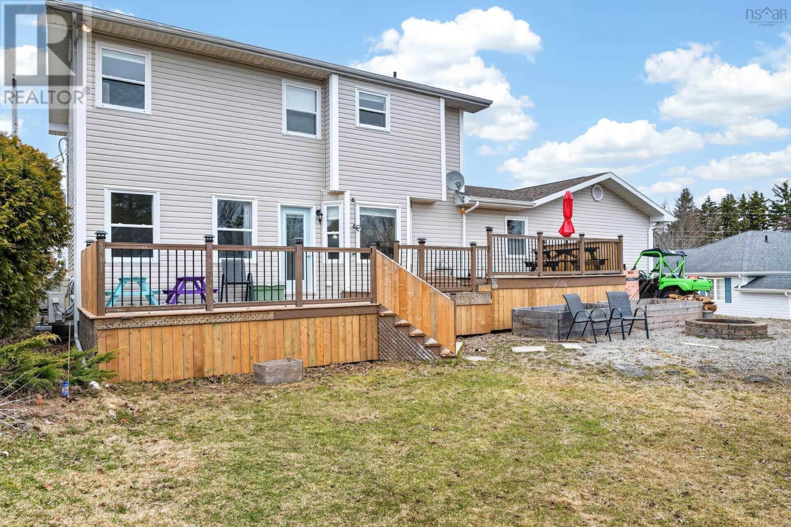 10 Amberwood Crescent Crescent, Westmount, Nova Scotia  B1R 2J8 - Photo 4 - 202608976