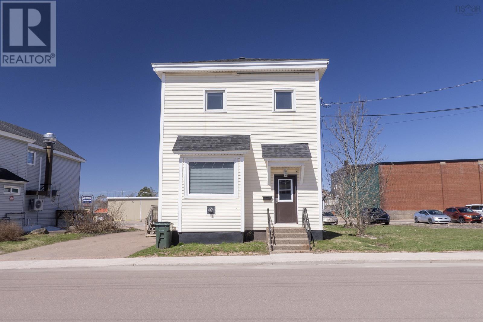 14 Prince Arthur Street, Amherst, Nova Scotia  B4H 1V4 - Photo 1 - 202608978