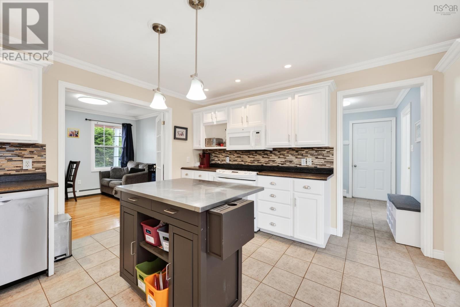 10 Amberwood Crescent Crescent, Westmount, Nova Scotia  B1R 2J8 - Photo 7 - 202608976