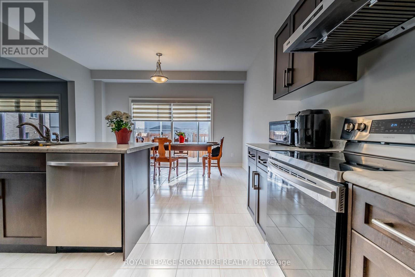 Upper Level - 11 Overholt Drive, Thorold, Ontario  L2V 0G4 - Photo 18 - X13058288