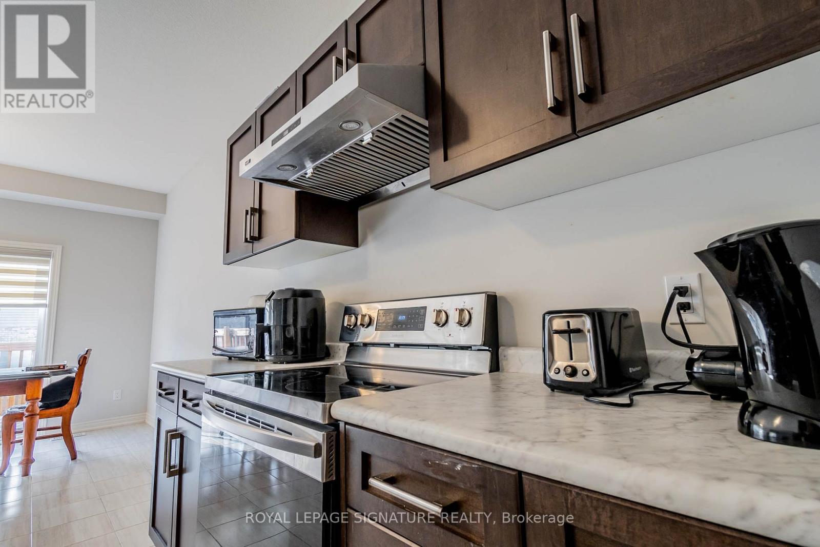 Upper Level - 11 Overholt Drive, Thorold, Ontario  L2V 0G4 - Photo 19 - X13058288