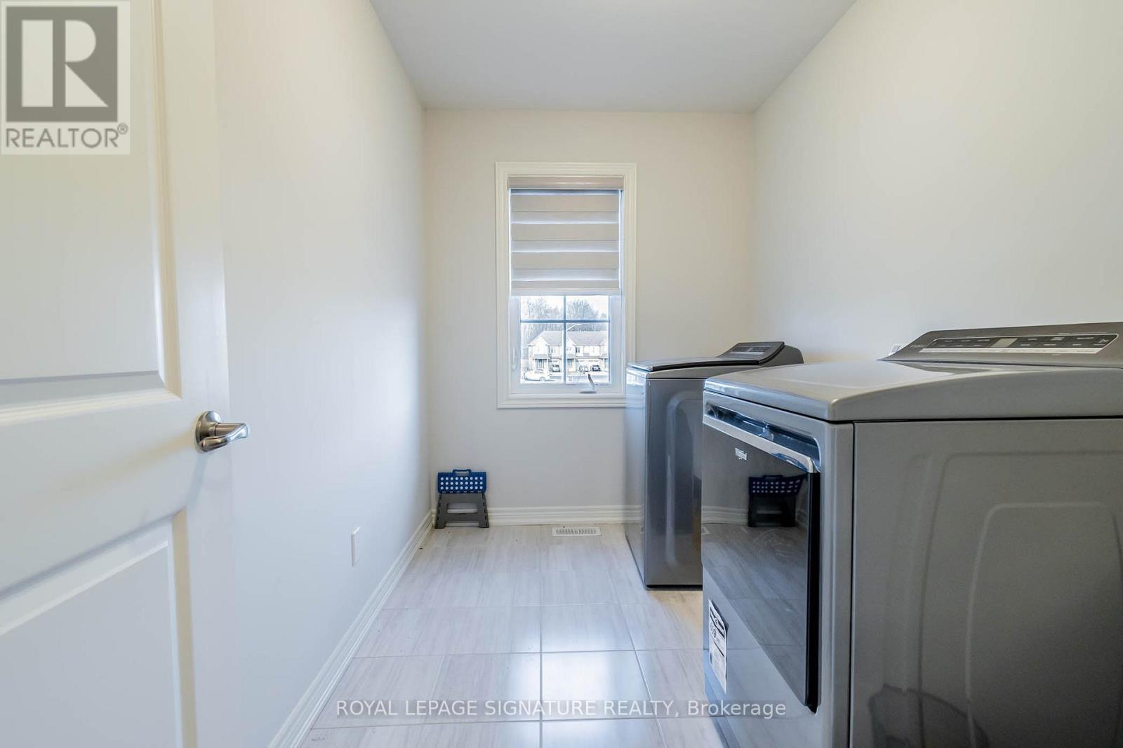 Upper Level - 11 Overholt Drive, Thorold, Ontario  L2V 0G4 - Photo 24 - X13058288