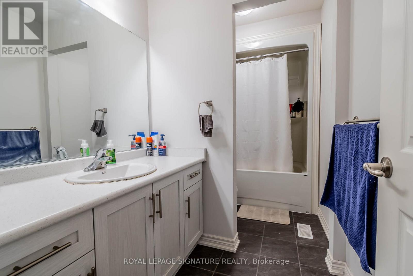 Upper Level - 11 Overholt Drive, Thorold, Ontario  L2V 0G4 - Photo 27 - X13058288