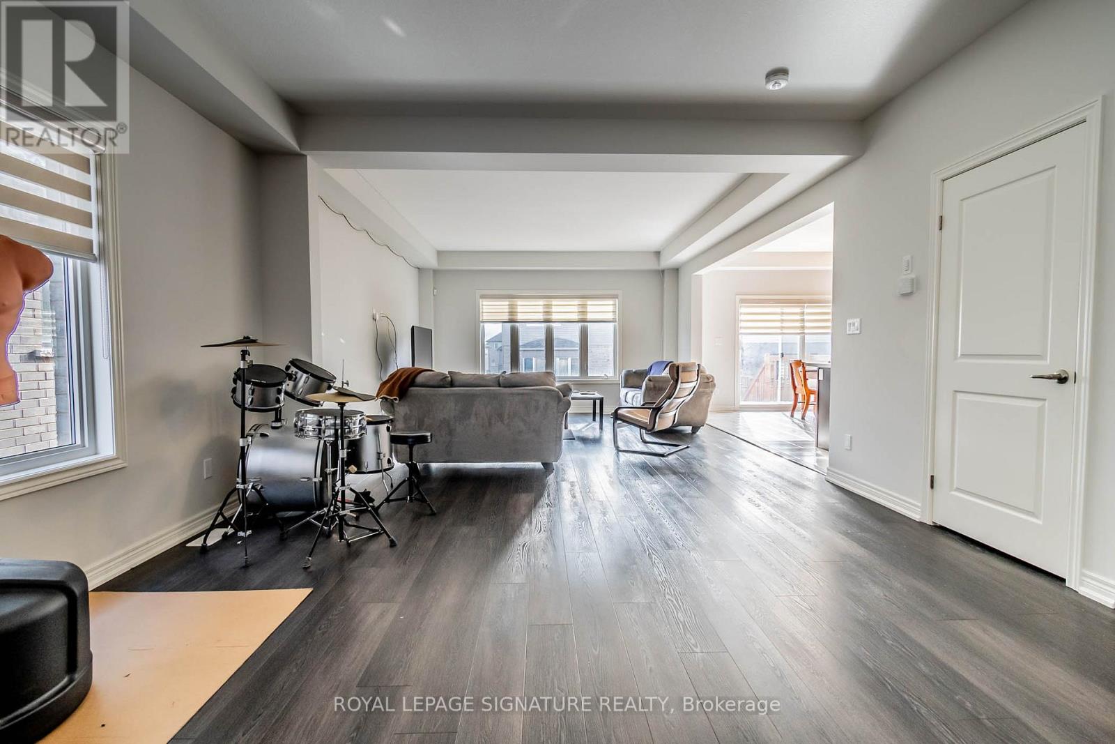 Upper Level - 11 Overholt Drive, Thorold, Ontario  L2V 0G4 - Photo 3 - X13058288