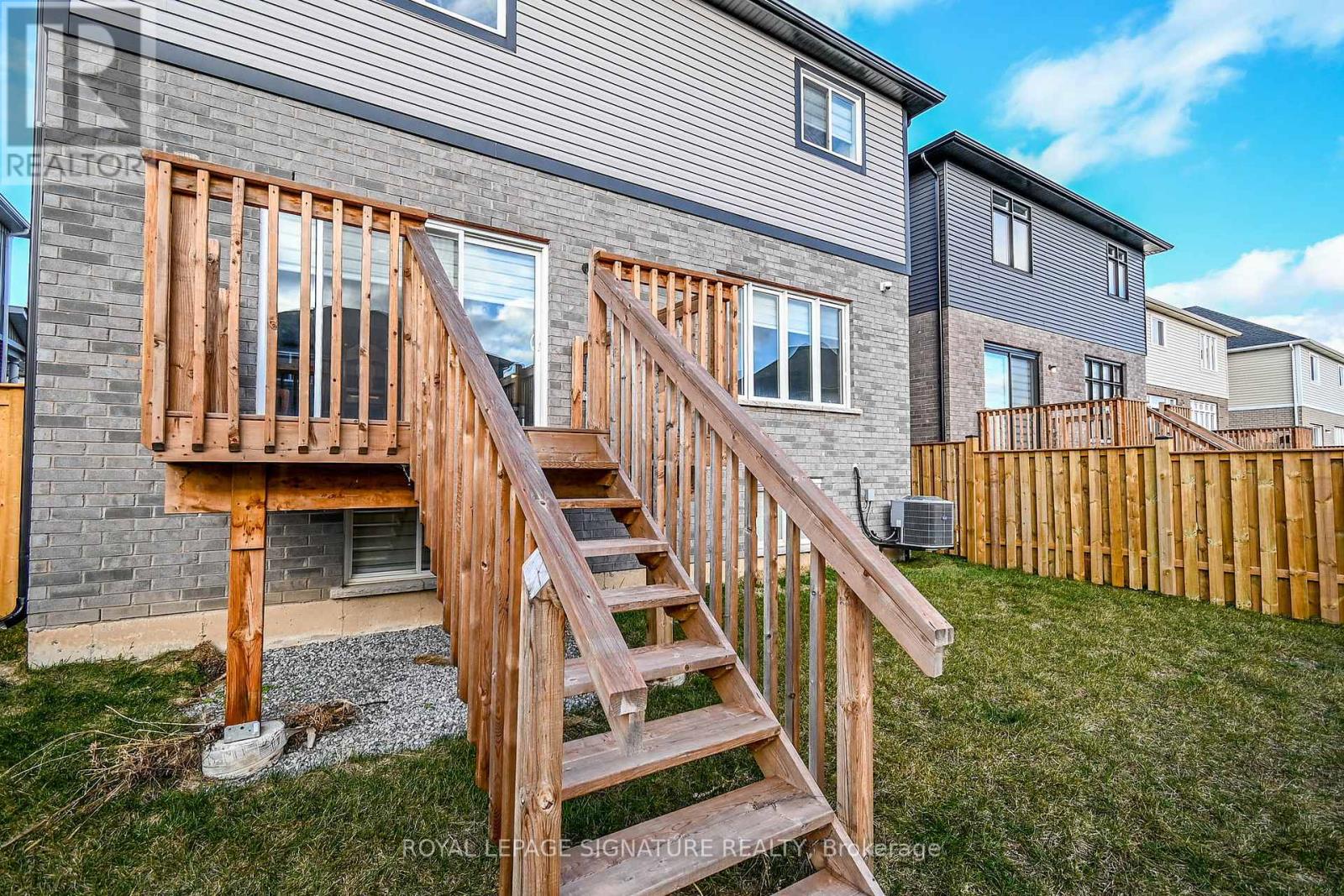 Upper Level - 11 Overholt Drive, Thorold, Ontario  L2V 0G4 - Photo 37 - X13058288