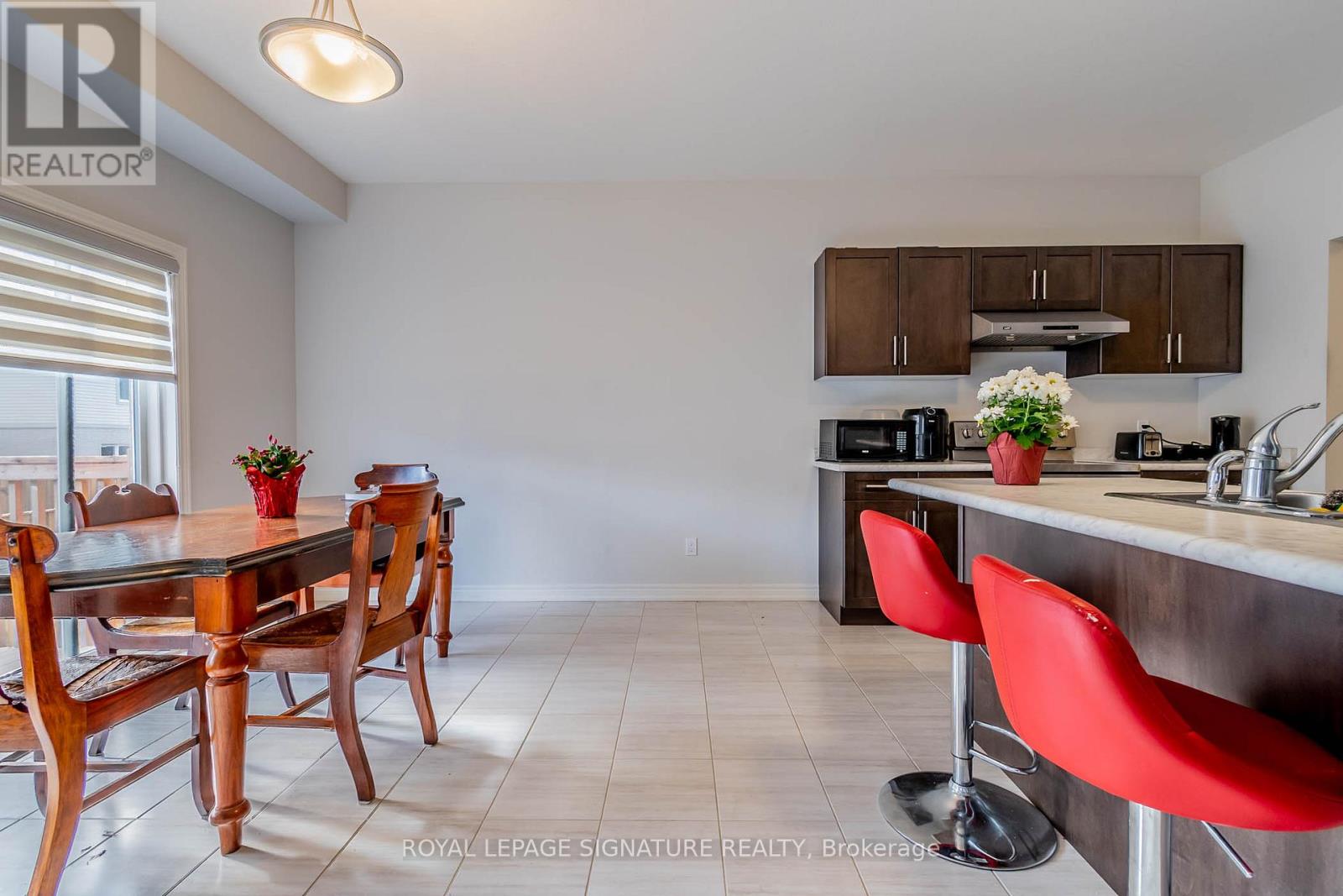 Upper Level - 11 Overholt Drive, Thorold, Ontario  L2V 0G4 - Photo 9 - X13058288