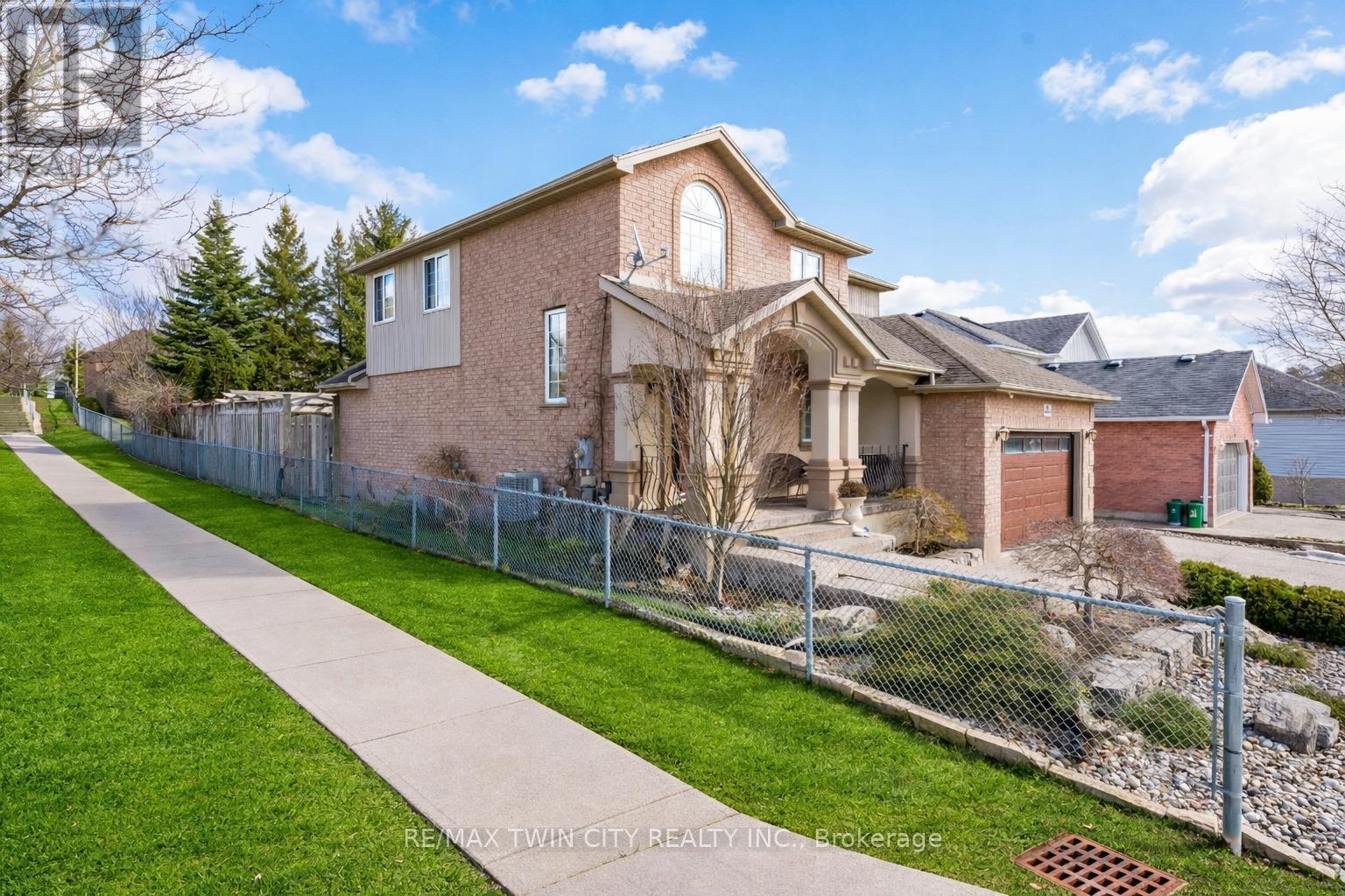 60 Chandos Drive, Kitchener, Ontario  N2A 3C2 - Photo 2 - X13058512