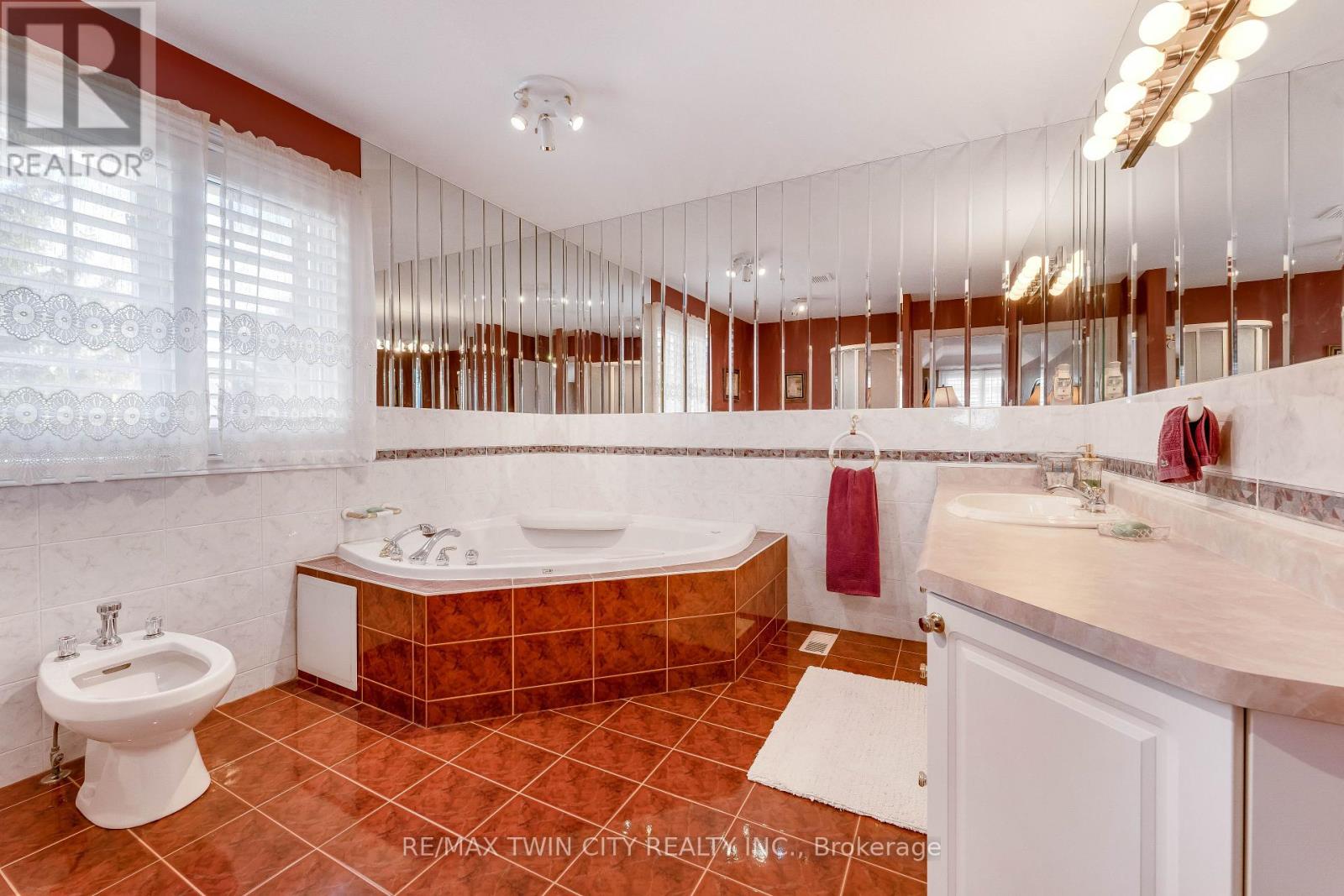 60 Chandos Drive, Kitchener, Ontario  N2A 3C2 - Photo 22 - X13058512