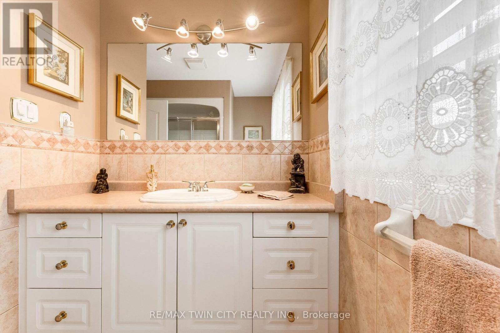 60 Chandos Drive, Kitchener, Ontario  N2A 3C2 - Photo 31 - X13058512