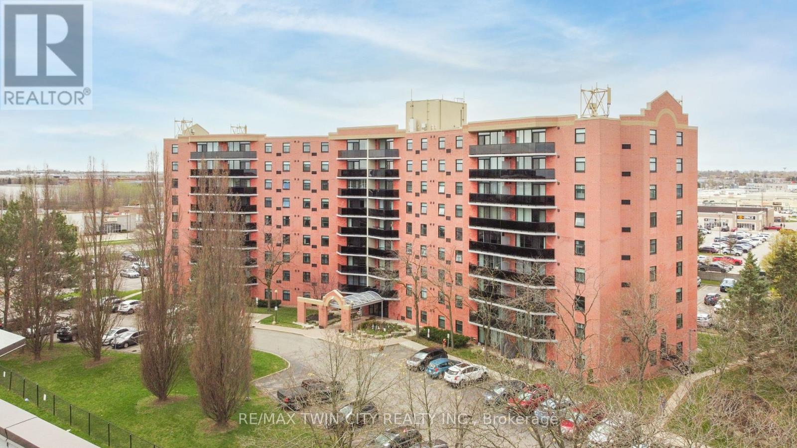 207 - 9 Bonheur Court, Brantford, Ontario  N3P 1Z5 - Photo 1 - X13058602