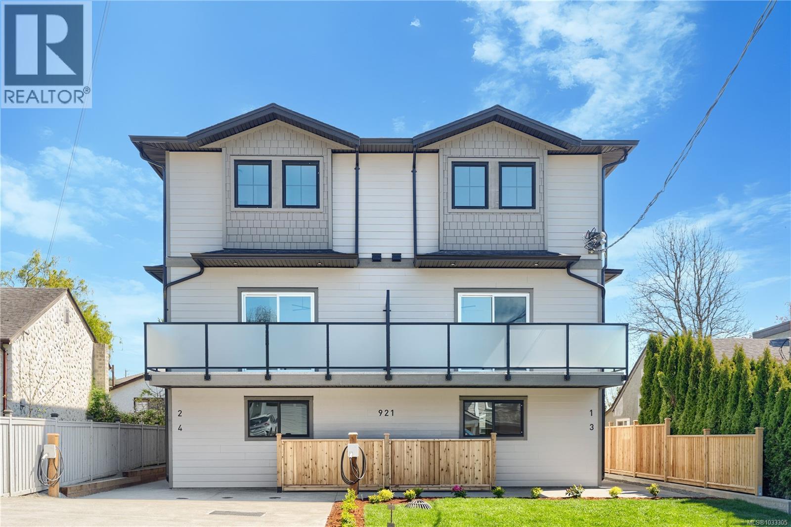 1 921 Dale St, Saanich, British Columbia