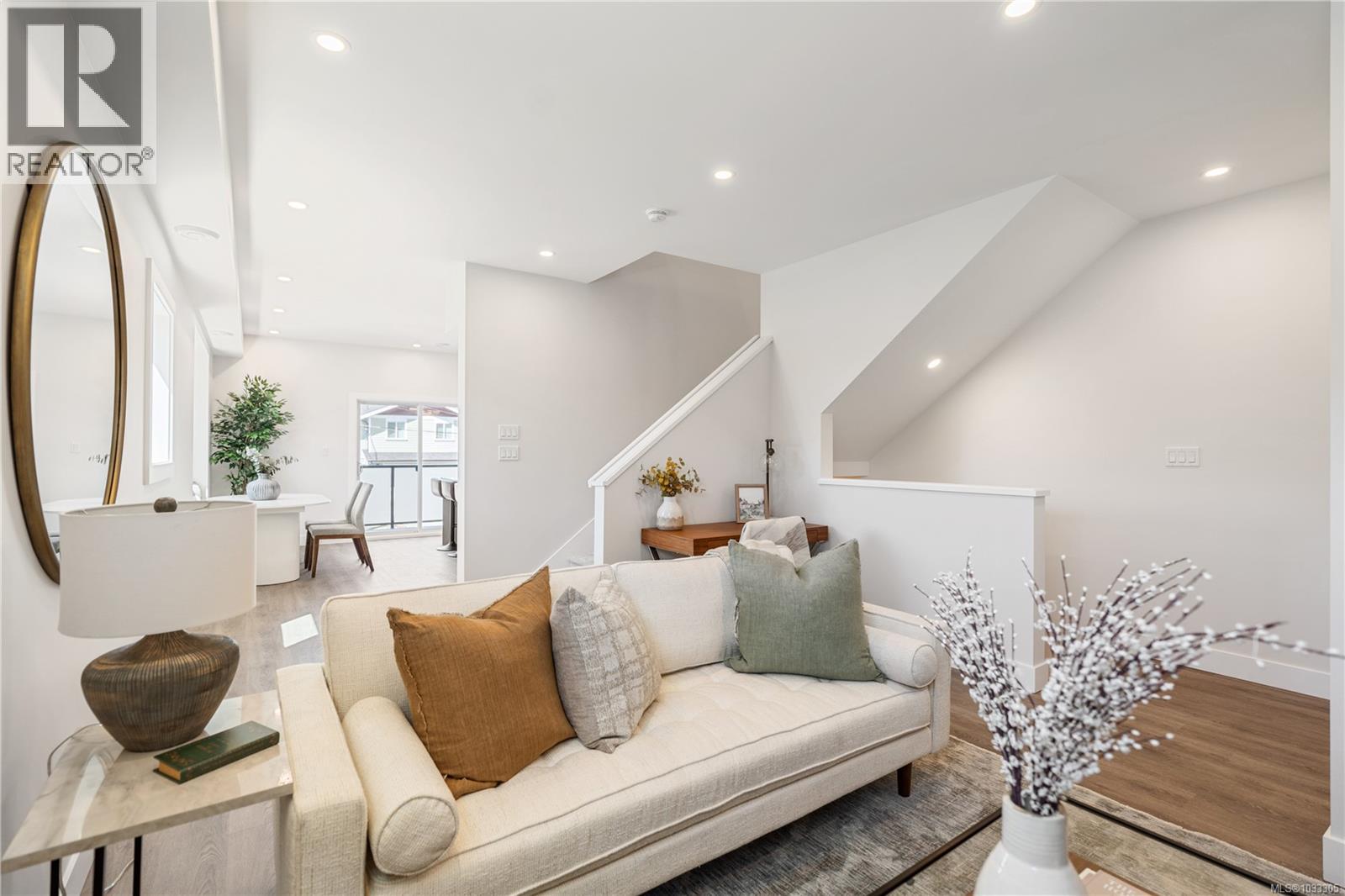 1 921 Dale St, Saanich, British Columbia  V8X 2V9 - Photo 15 - 1033305