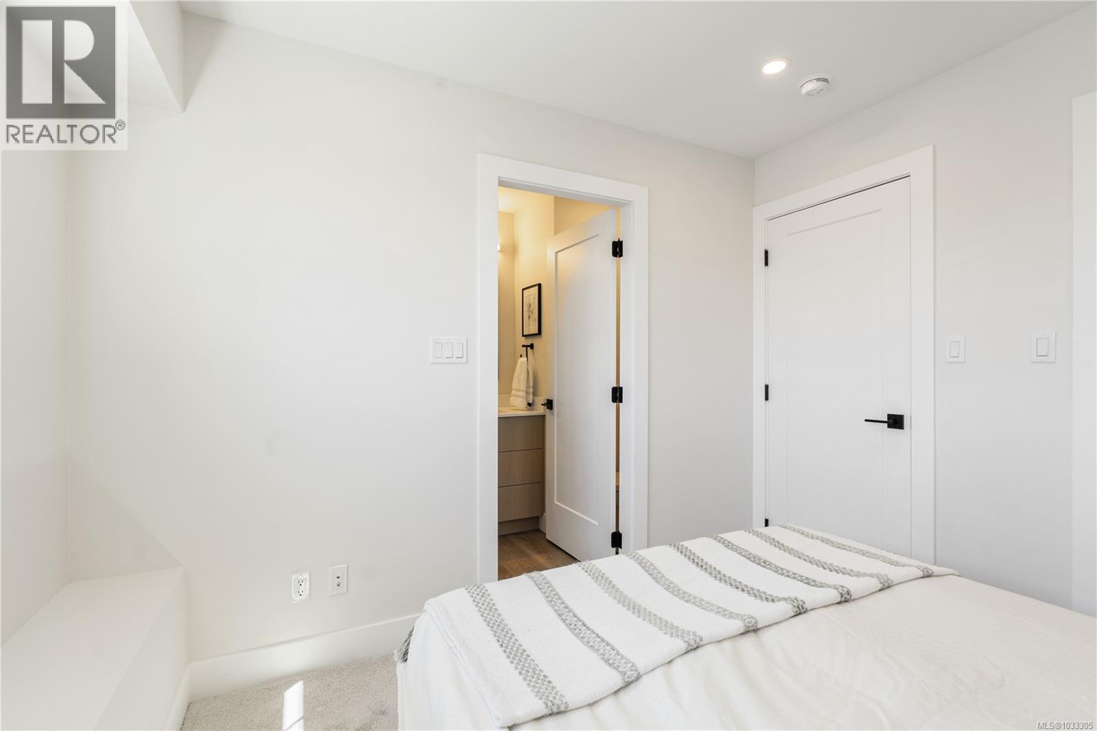 1 921 Dale St, Saanich, British Columbia  V8X 2V9 - Photo 29 - 1033305