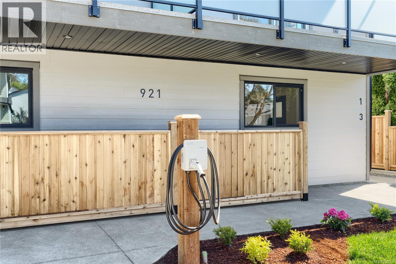 1 921 Dale St, Saanich, British Columbia  V8X 2V9 - Photo 39 - 1033305