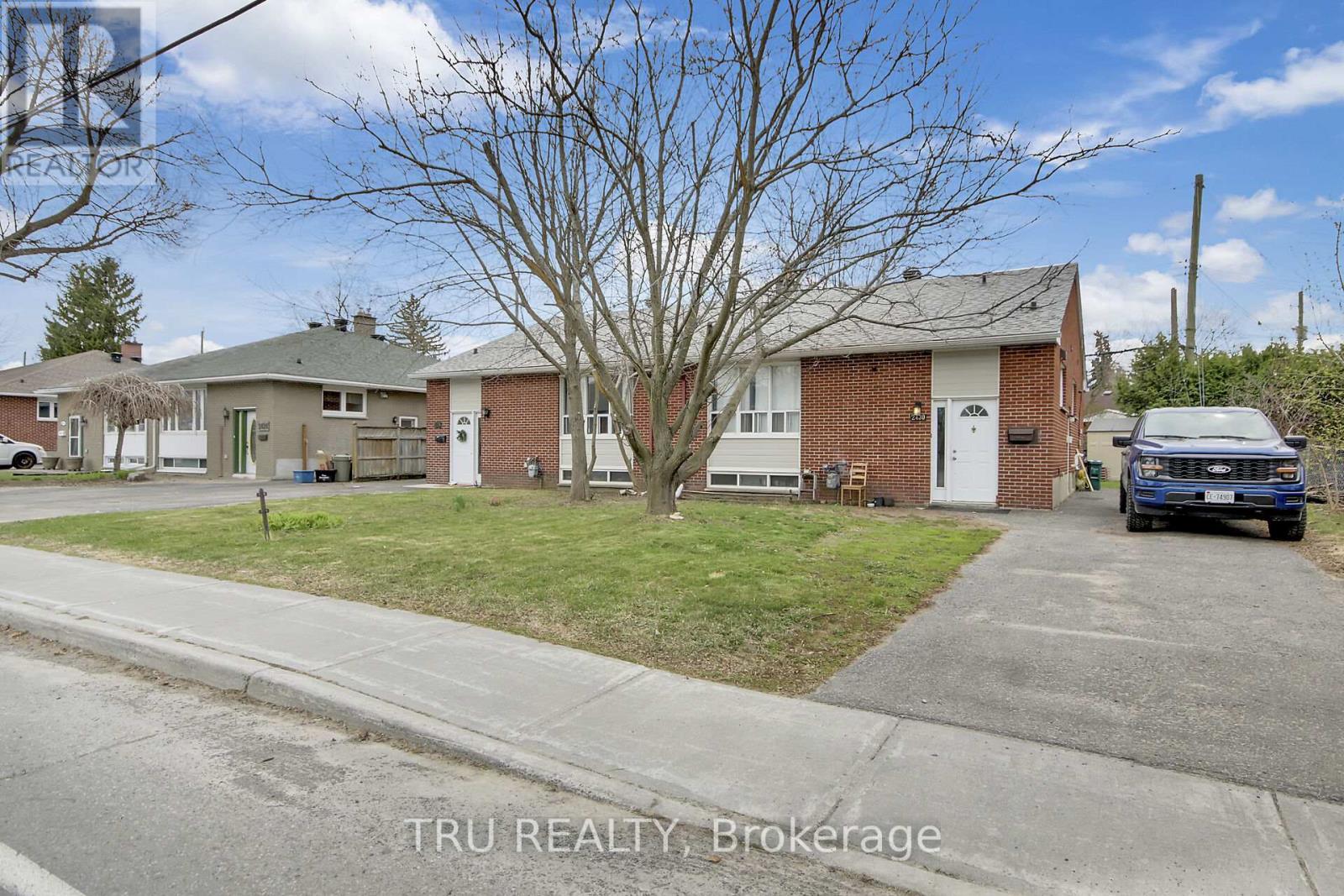 2428-2430 Iris Street, Ottawa, Ontario  K2C 2C6 - Photo 3 - X13042336