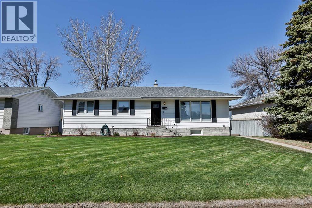 1104 27 Street S, Lethbridge, Alberta  T1K 2S7 - Photo 1 - A2305997