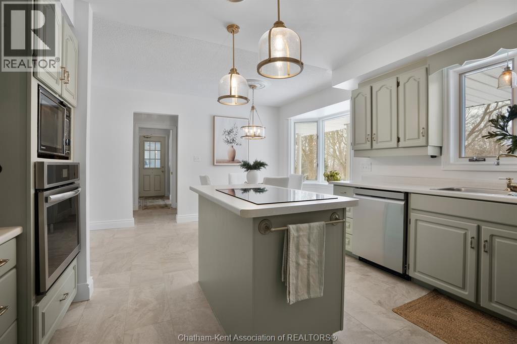 1821 Blackwell Road, Sarnia, Ontario  N7T 7H4 - Photo 17 - 26009473