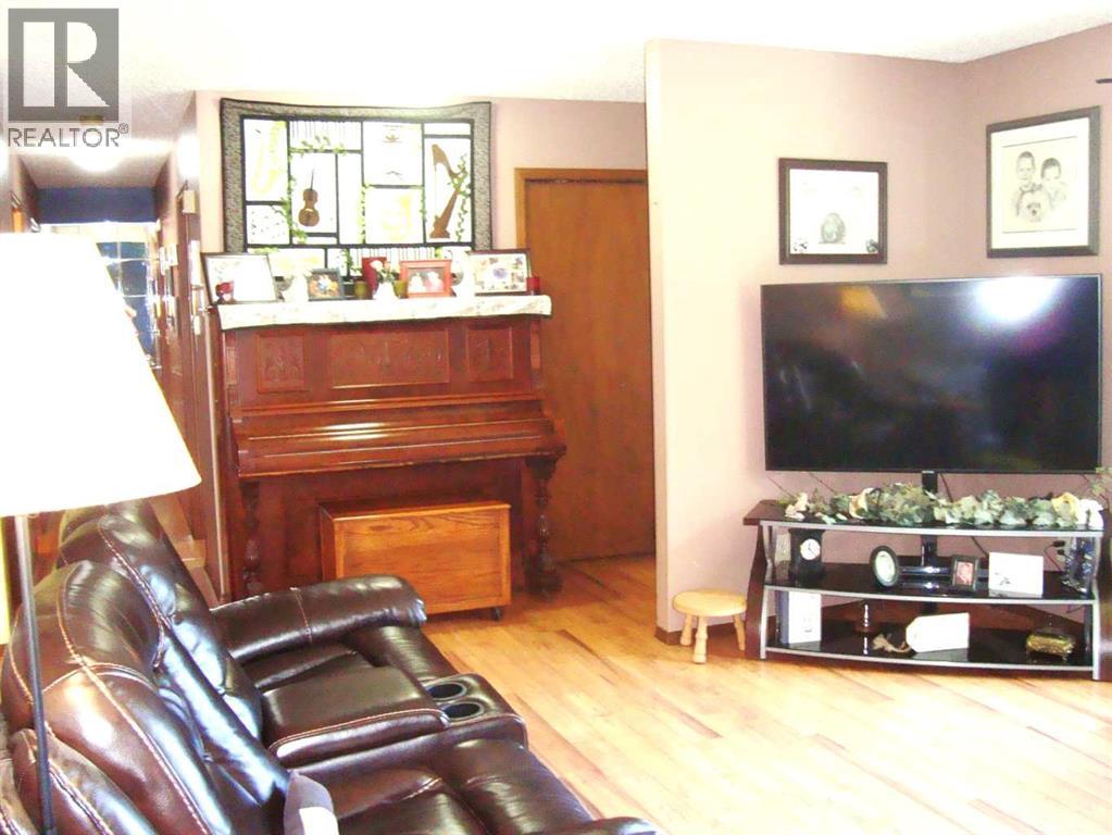 340032 Rge. Rd. 24-5, Rural Kneehill County, Alberta  T0M 2C0 - Photo 36 - A2255314