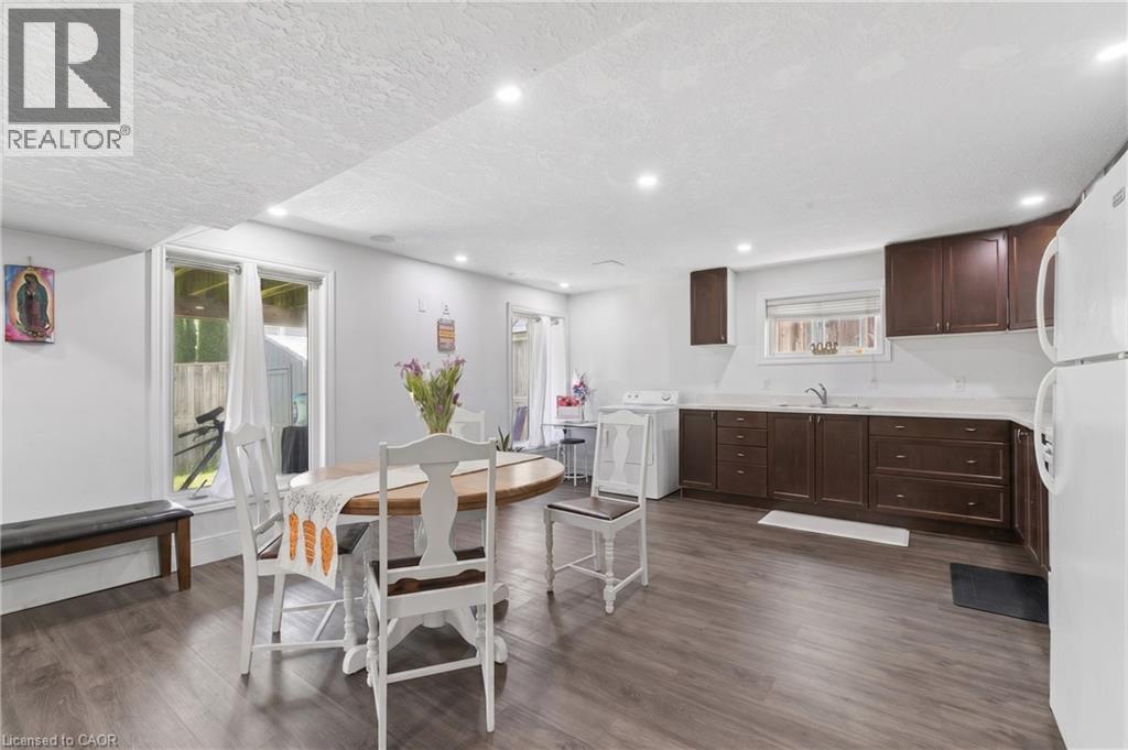 956 Banffshire Court, Kitchener, Ontario  N2R 1W8 - Photo 33 - 40825389