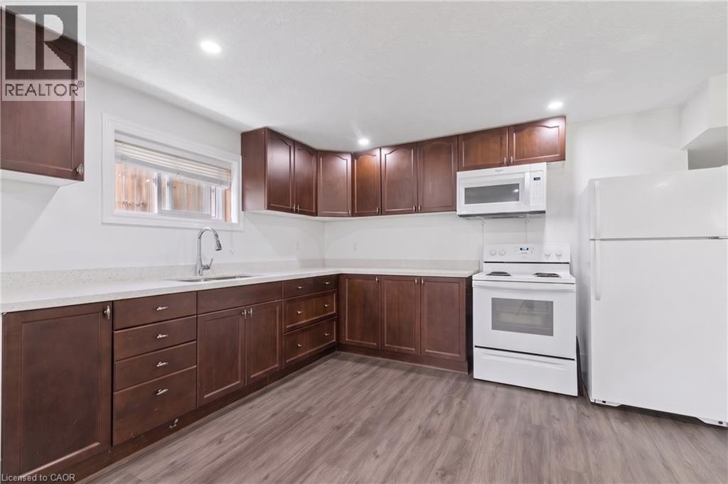 956 Banffshire Court, Kitchener, Ontario  N2R 1W8 - Photo 35 - 40825389