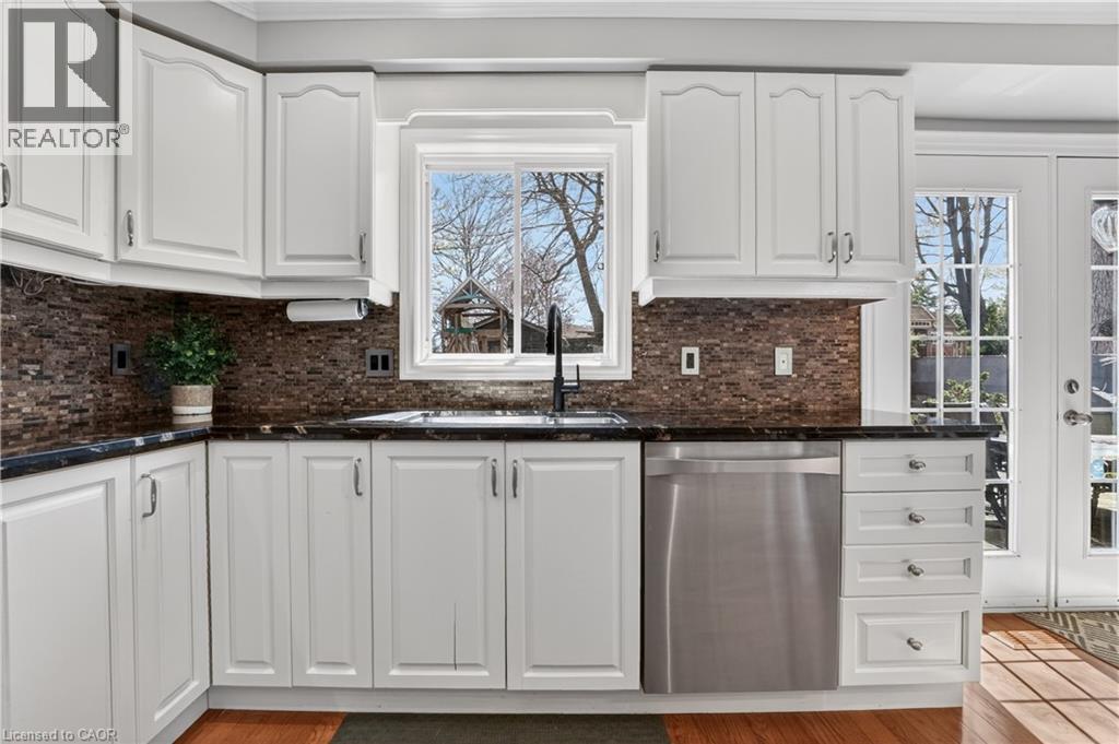 734 Brigadoon Drive, Hamilton, Ontario  L9C 7S2 - Photo 10 - 40825032