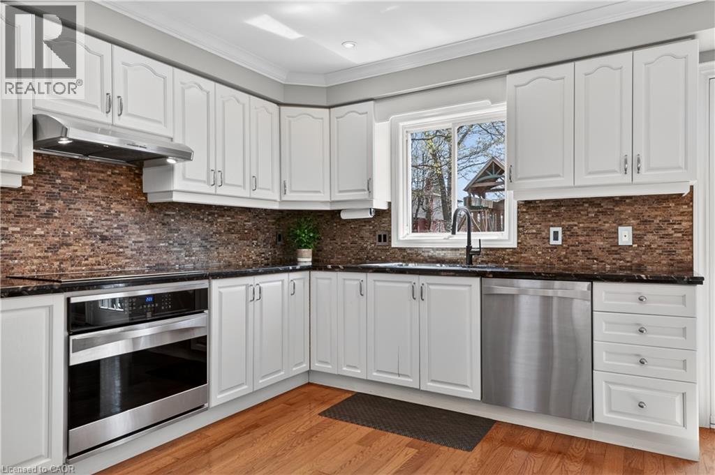 734 Brigadoon Drive, Hamilton, Ontario  L9C 7S2 - Photo 12 - 40825032