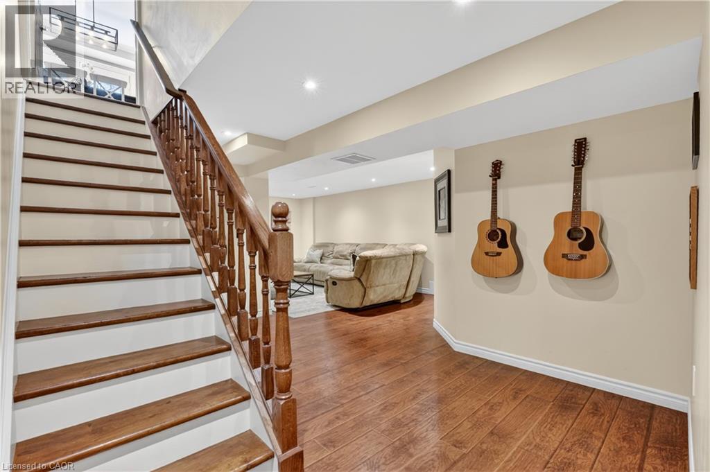 734 Brigadoon Drive, Hamilton, Ontario  L9C 7S2 - Photo 35 - 40825032