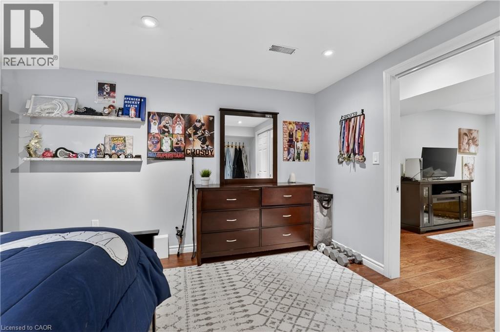 734 Brigadoon Drive, Hamilton, Ontario  L9C 7S2 - Photo 39 - 40825032