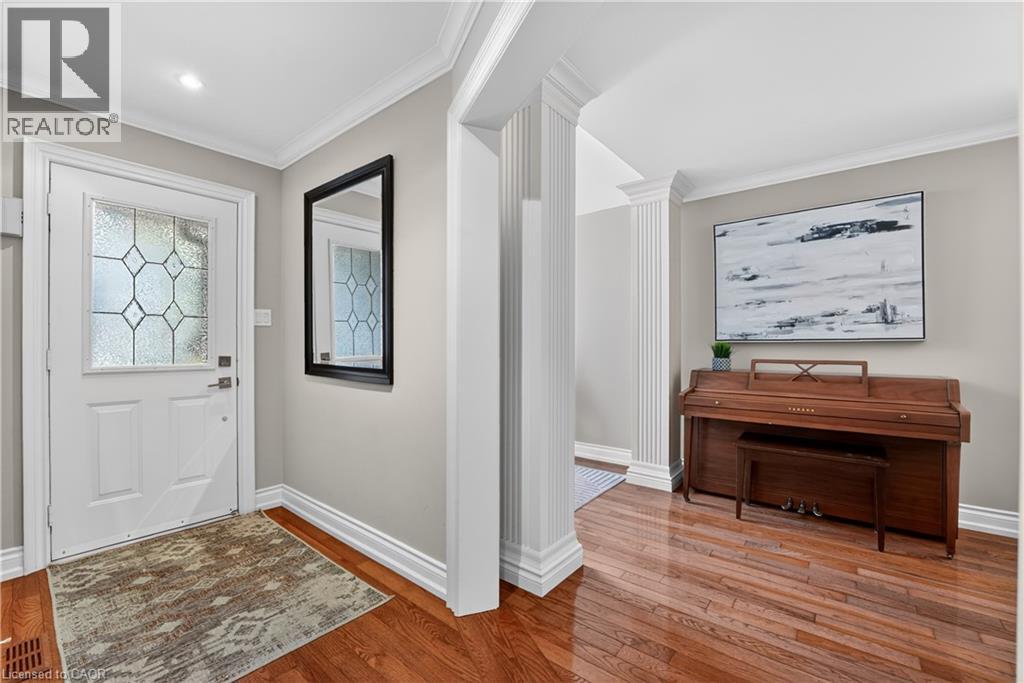 734 Brigadoon Drive, Hamilton, Ontario  L9C 7S2 - Photo 4 - 40825032