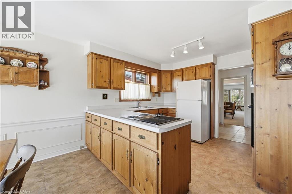 2018 Barlow Crescent, Burlington, Ontario  L7P 4N8 - Photo 18 - 40824120