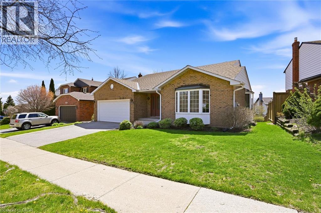 2018 Barlow Crescent, Burlington, Ontario  L7P 4N8 - Photo 2 - 40824120