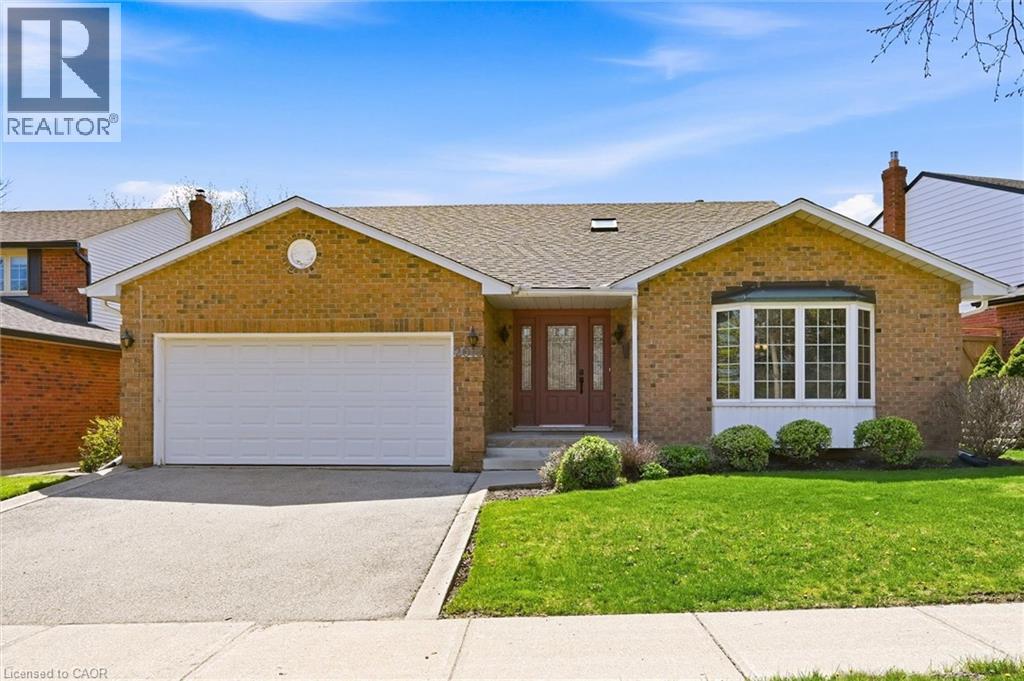 2018 Barlow Crescent, Burlington, Ontario  L7P 4N8 - Photo 3 - 40824120