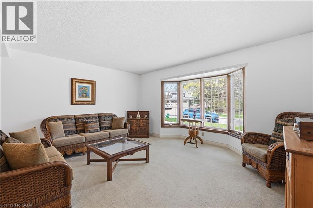 2018 Barlow Crescent, Burlington, Ontario  L7P 4N8 - Photo 6 - 40824120