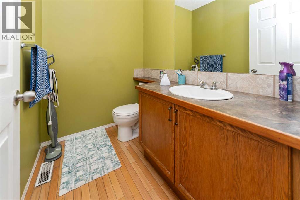 63 Hawkmount Green NW, Calgary, Alberta  T3G 3T9 - Photo 11 - A2288583