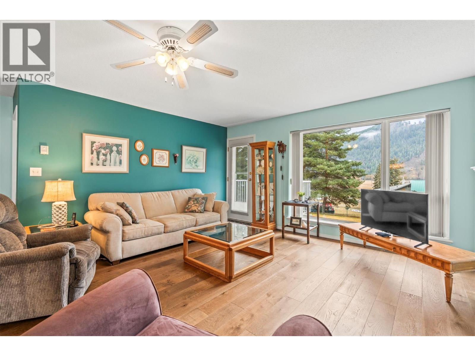 2675 Pine Avenue Unit# 55, Lumby, British Columbia  V0E 2G5 - Photo 4 - 10381177