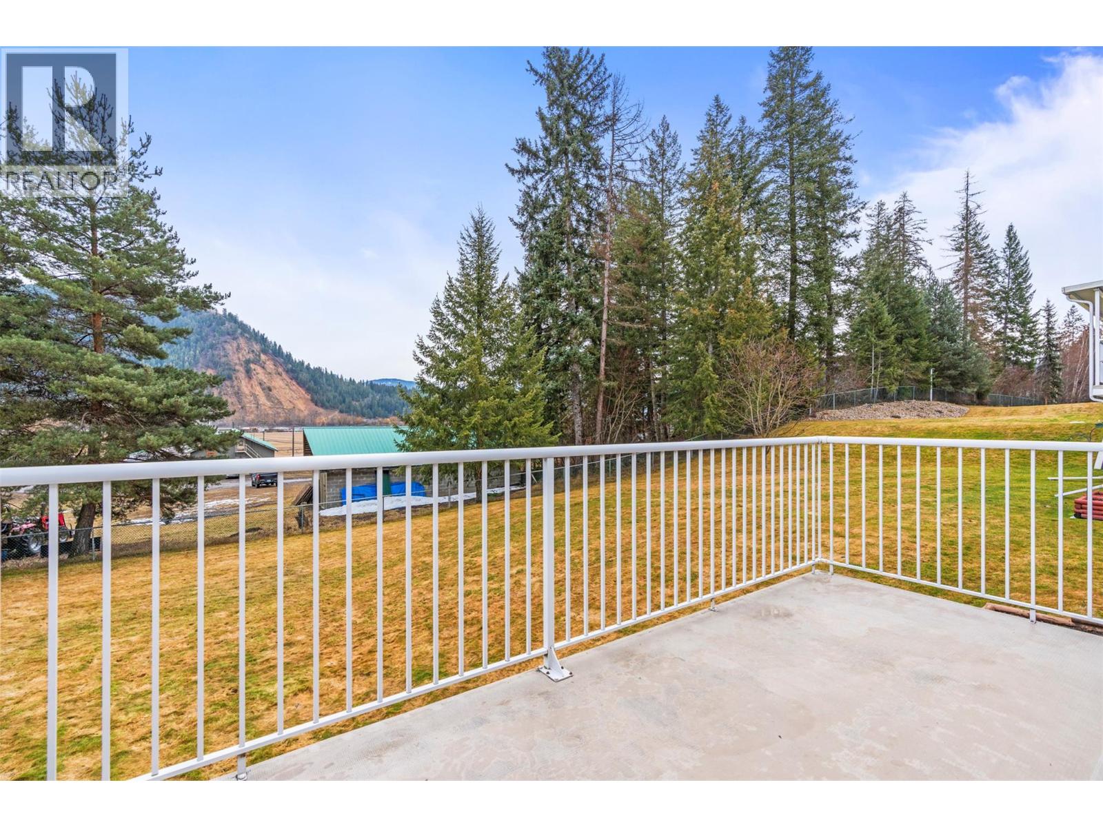 2675 Pine Avenue Unit# 55, Lumby, British Columbia  V0E 2G5 - Photo 56 - 10381177