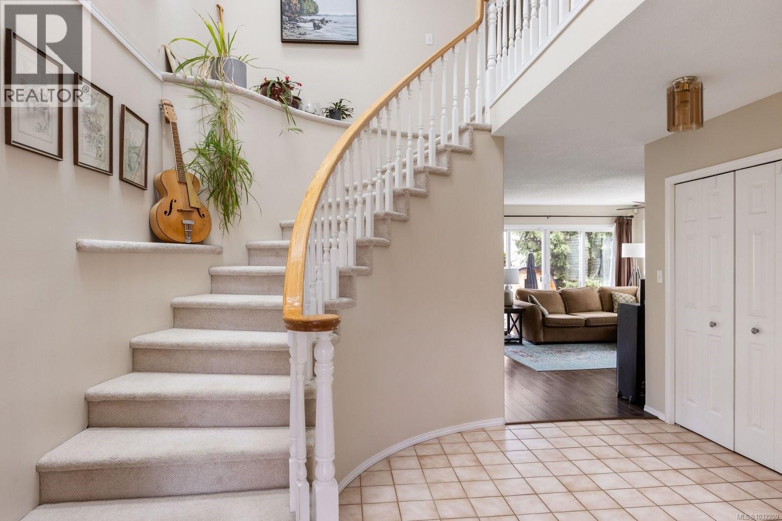2446 Twin View Dr, Central Saanich, British Columbia  V8Z 7E9 - Photo 14 - 1032209