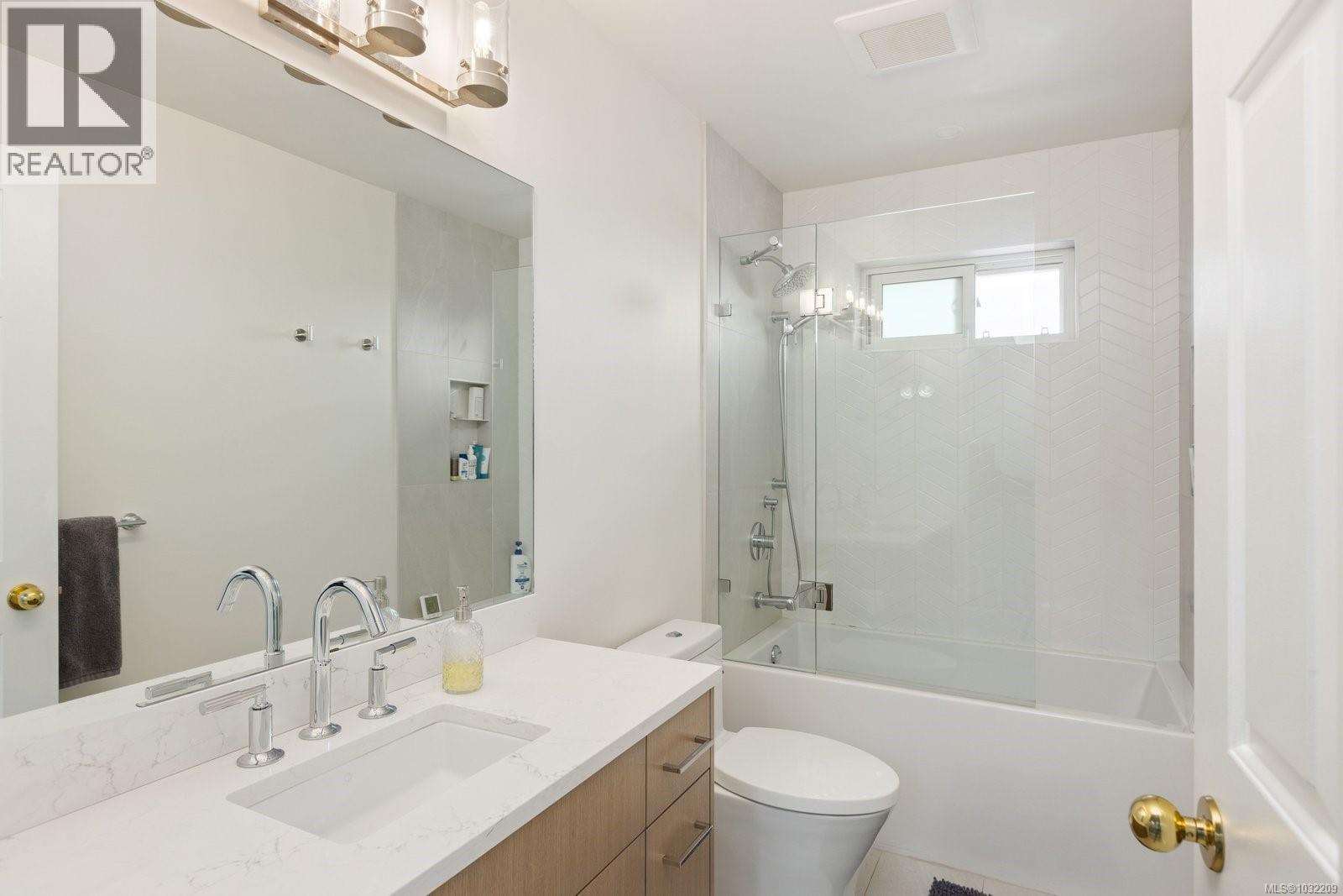2446 Twin View Dr, Central Saanich, British Columbia  V8Z 7E9 - Photo 24 - 1032209