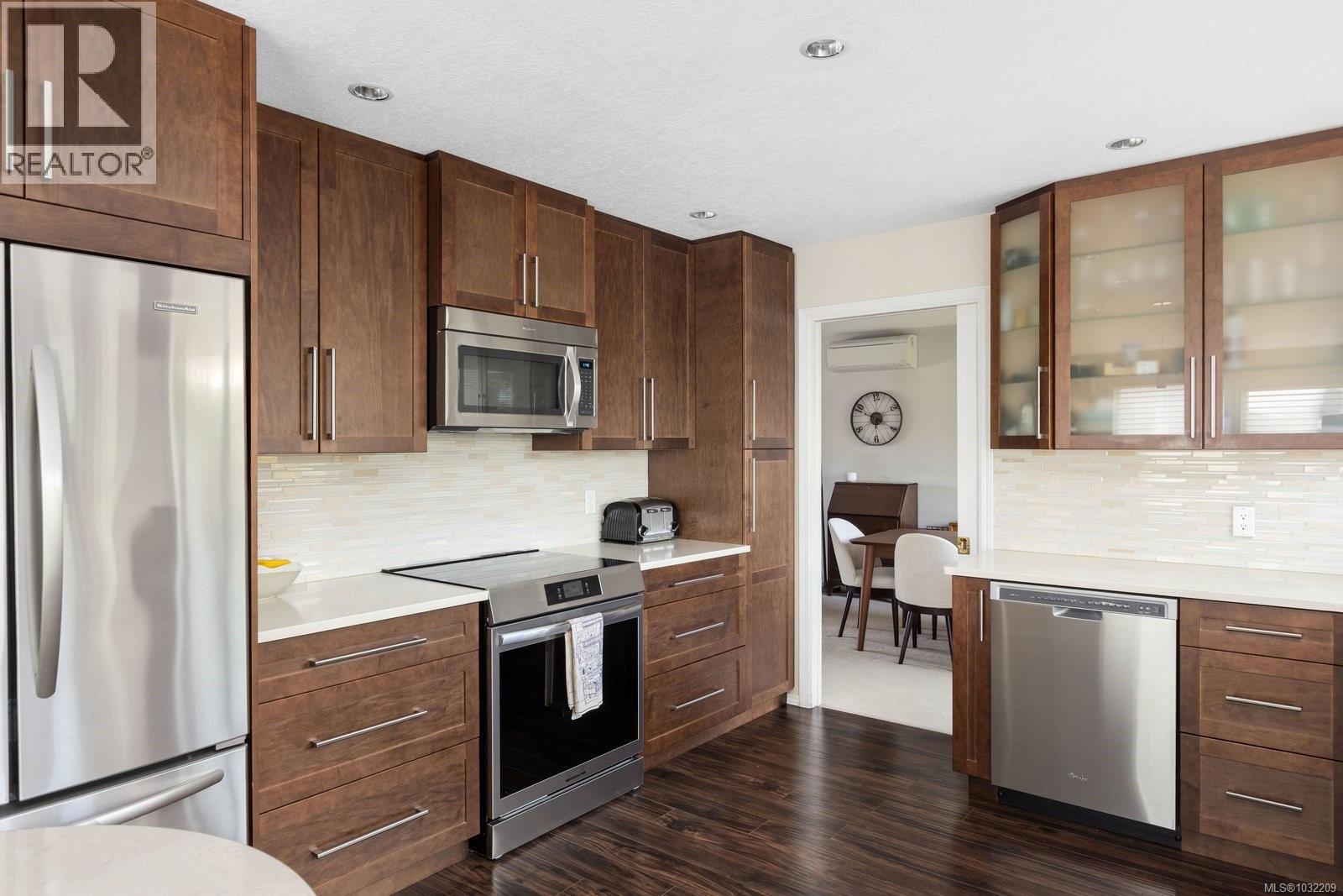 2446 Twin View Dr, Central Saanich, British Columbia  V8Z 7E9 - Photo 2 - 1032209