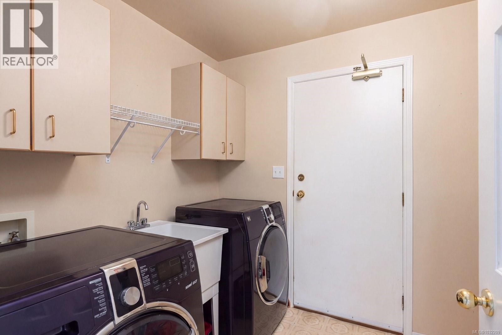 2446 Twin View Dr, Central Saanich, British Columbia  V8Z 7E9 - Photo 26 - 1032209