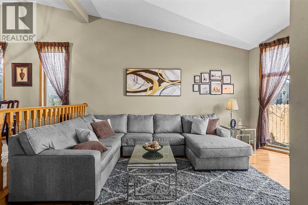 260 Grizzly Crescent, Canmore, Alberta  T1W 1B5 - Photo 4 - A2306249