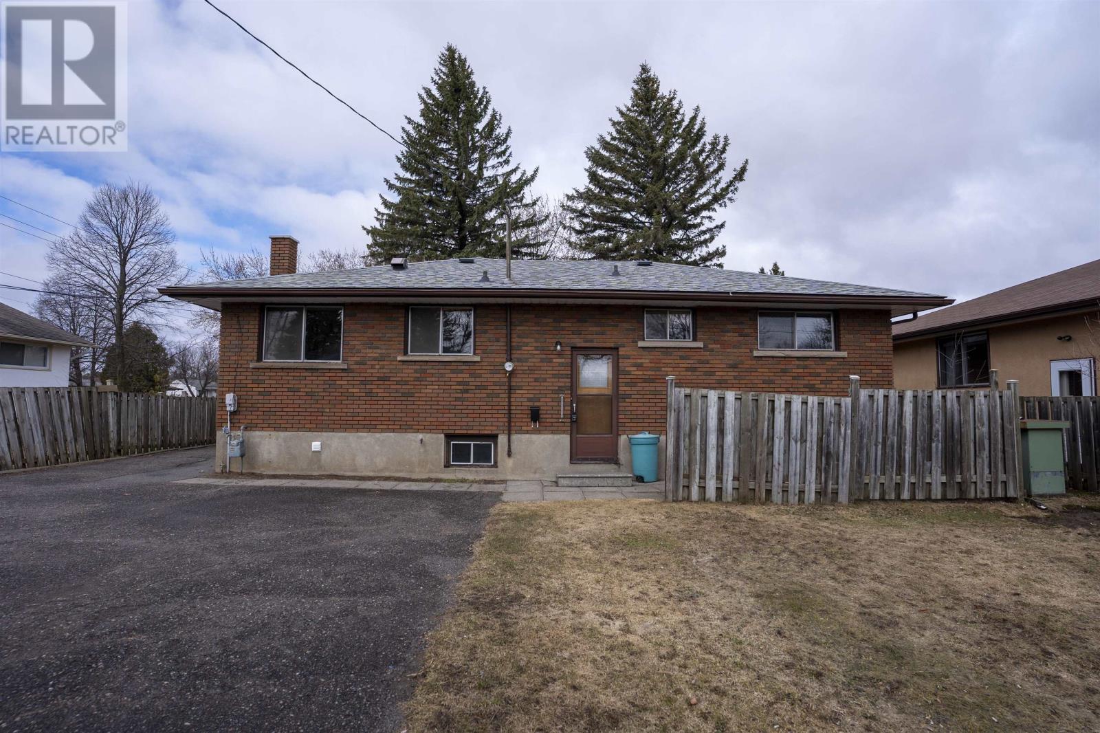 402 Westview Pl, Thunder Bay, Ontario  P7C 4M3 - Photo 28 - TB2600844