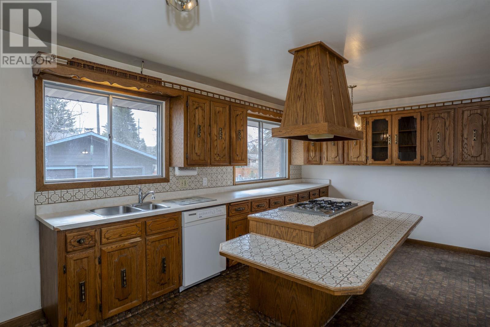 402 Westview Pl, Thunder Bay, Ontario  P7C 4M3 - Photo 5 - TB2600844