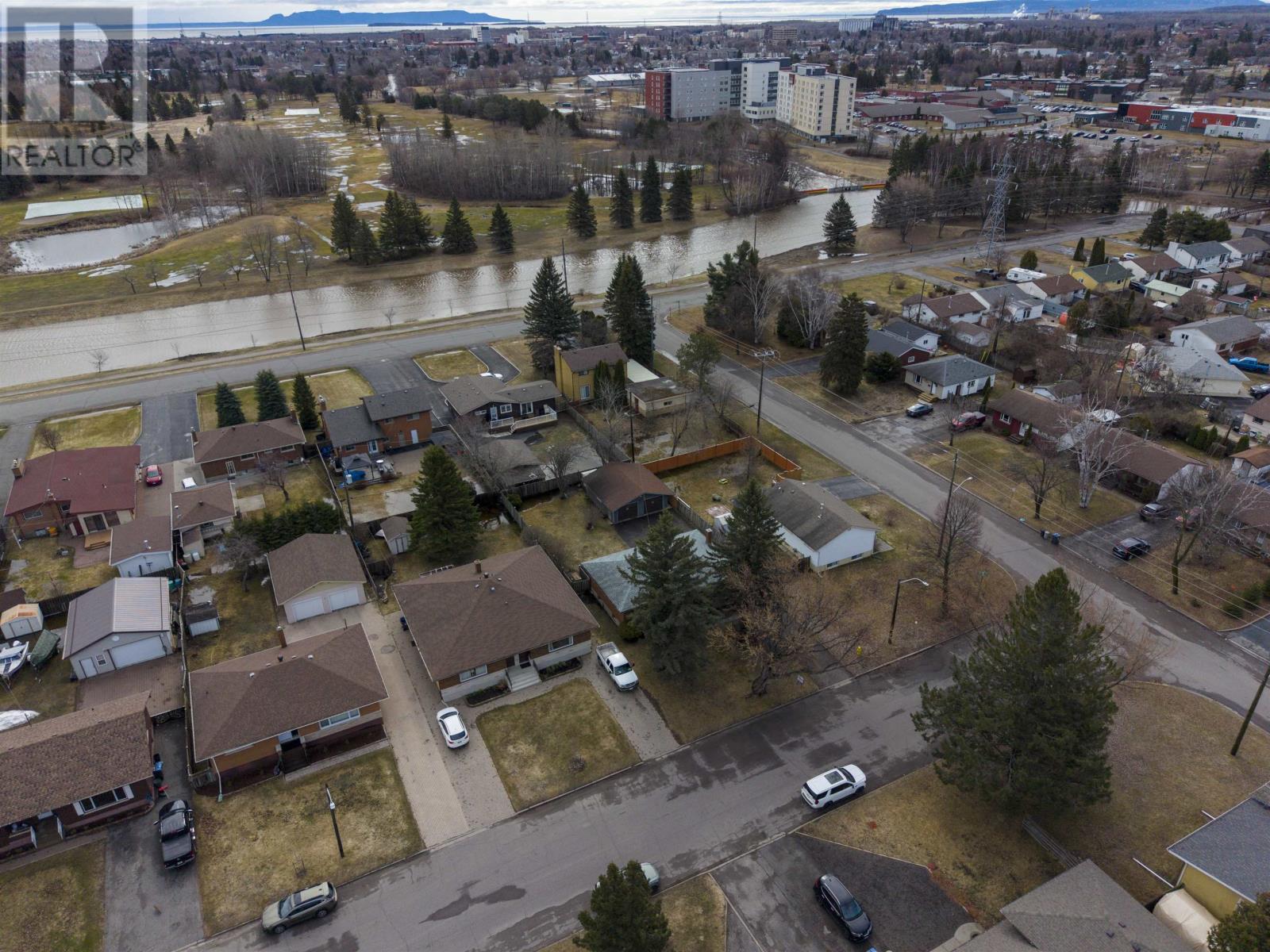 402 Westview Pl, Thunder Bay, Ontario  P7C 4M3 - Photo 33 - TB2600844