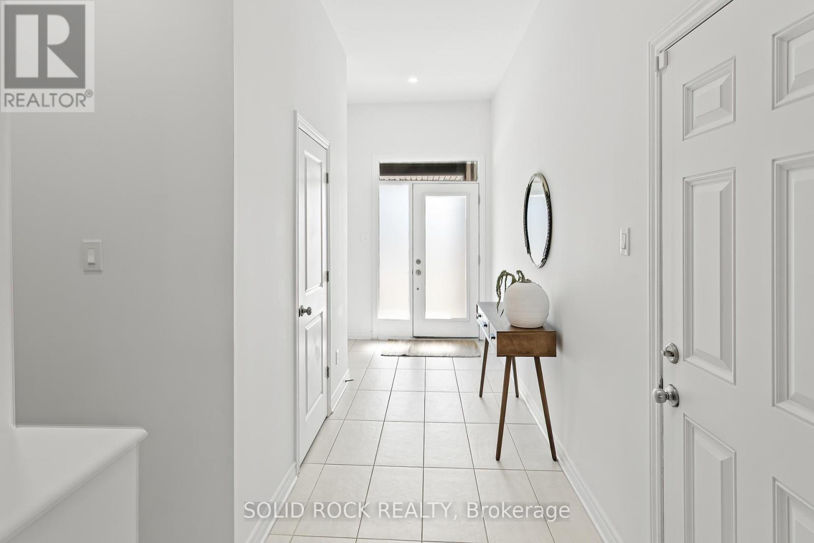 949 Omagaki Way, Ottawa, Ontario  K1X 0J3 - Photo 2 - X13058668