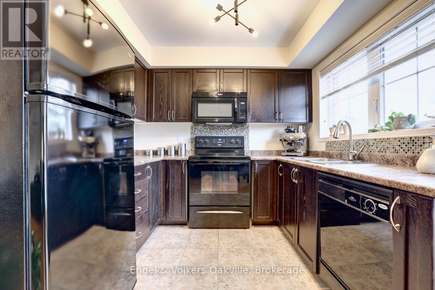 15 - 19 Hays Boulevard, Oakville, Ontario  L6H 0H8 - Photo 13 - W13058758