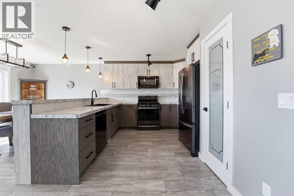 11 Aura Drive, Blackfalds, Alberta  T4M 0N3 - Photo 3 - A2306018